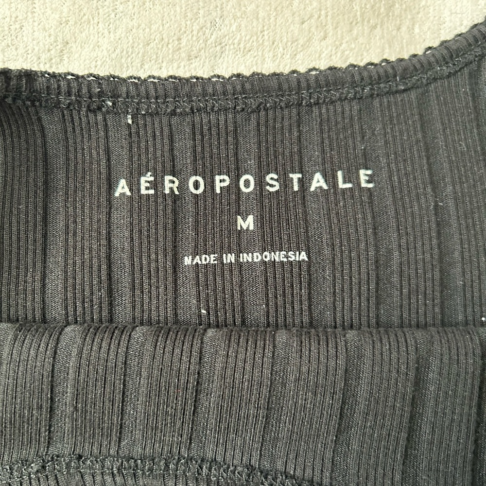 Black cropped tank top